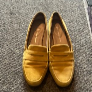 Antonio Melani Size 8 Yellow Flats